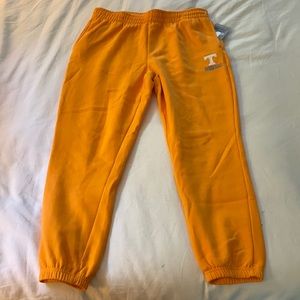 Tennessee Vols sweat pants.